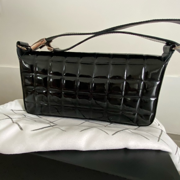 Chanel Chocolate Bar Flap Bag - Picture 5 of 9